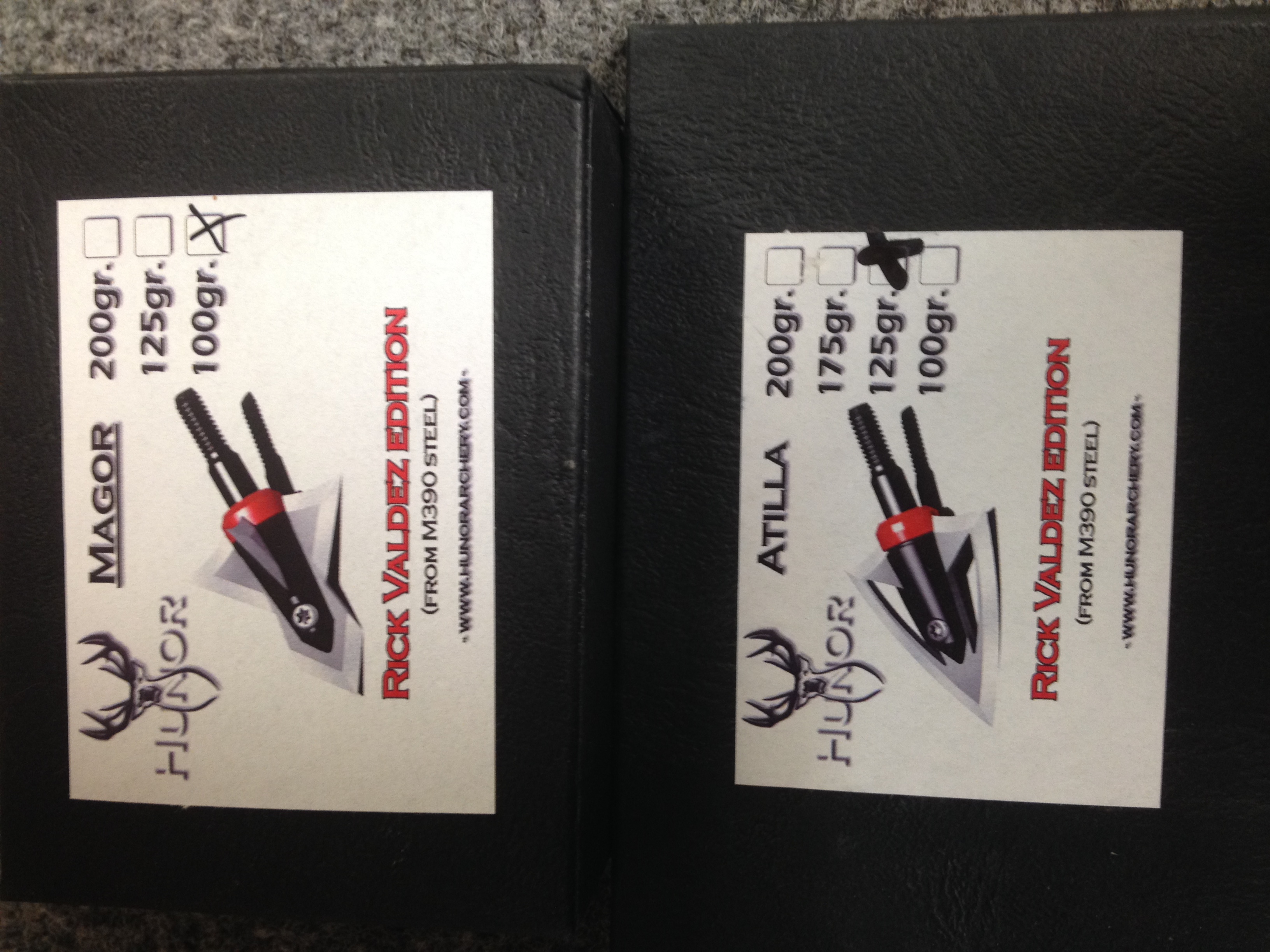 Two different types of arrow heads carried at Stickflipper Archery